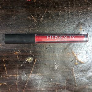 روج HUDA3EALITY ليكويد مات أحمر غامق