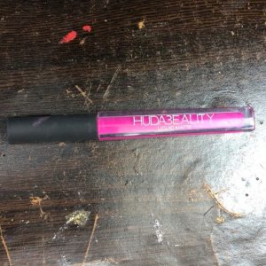 روج HUDA3EALITY ليكويد مات فوشيا